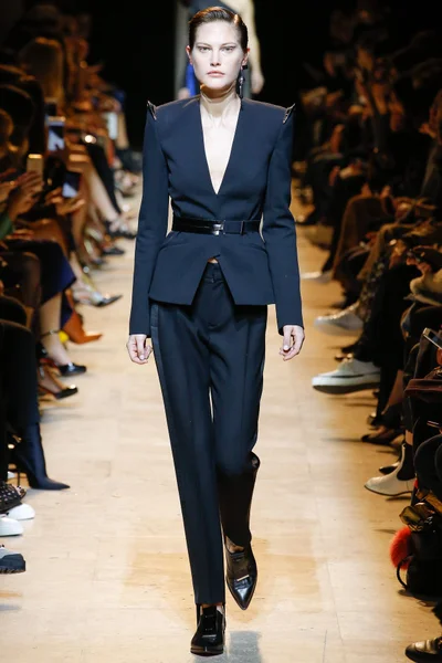 Look 9